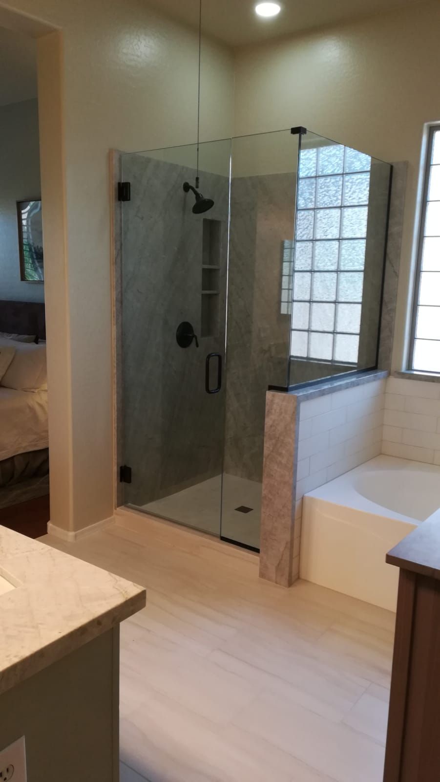 Frame-less Shower