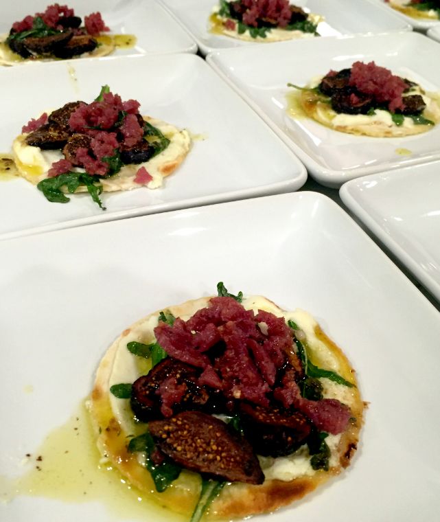 Seasonal Lahvosh with figs/arugula/Serrano ham/ric