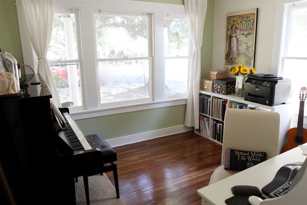 Bright, warm space, beautiful, in-tune Yamaha, pri