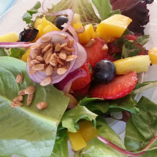 Spring Mix Salad w/ Fresh Fruit
