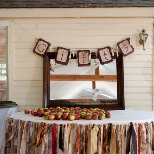 "Gifts" banner and fabric garland decoration for g