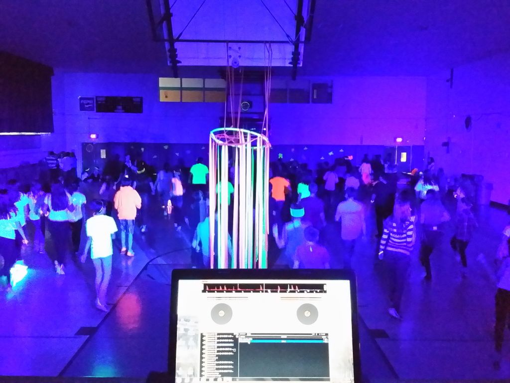  "Glow party dance" 