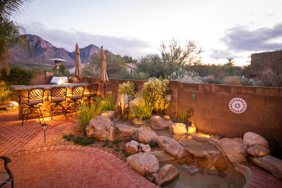 Beautiful Home in Oro Valley. Call for a private s