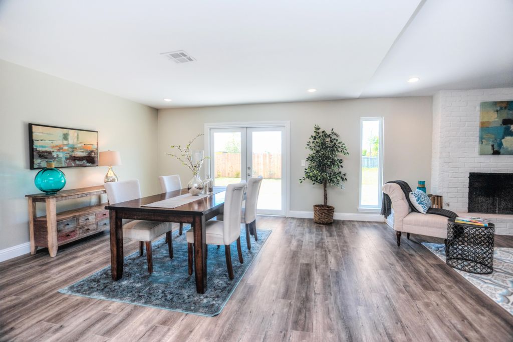 Gracy Farms Dining room