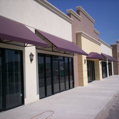 Retail: Store fronts & windows