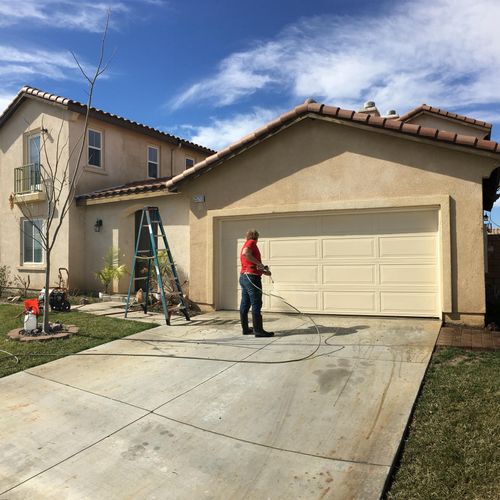 Home Stucco & Garage Door Cleaning.