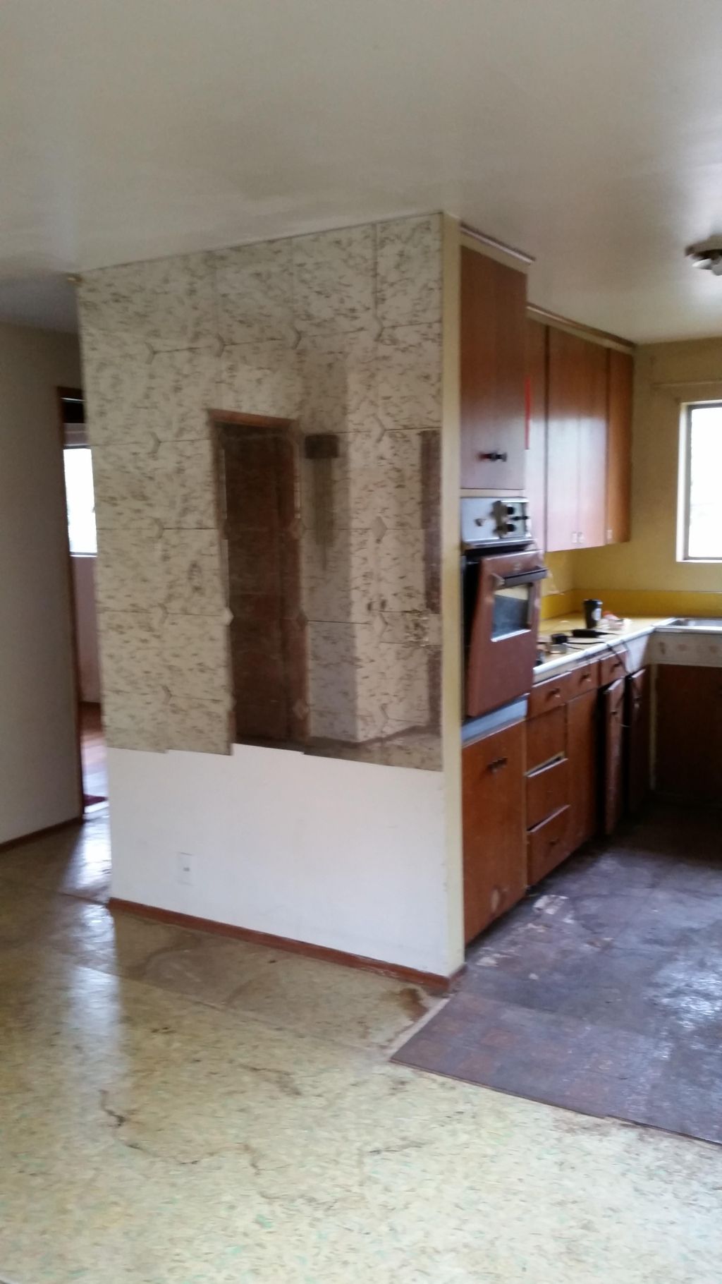 5510 Kenwood - Kitchen before