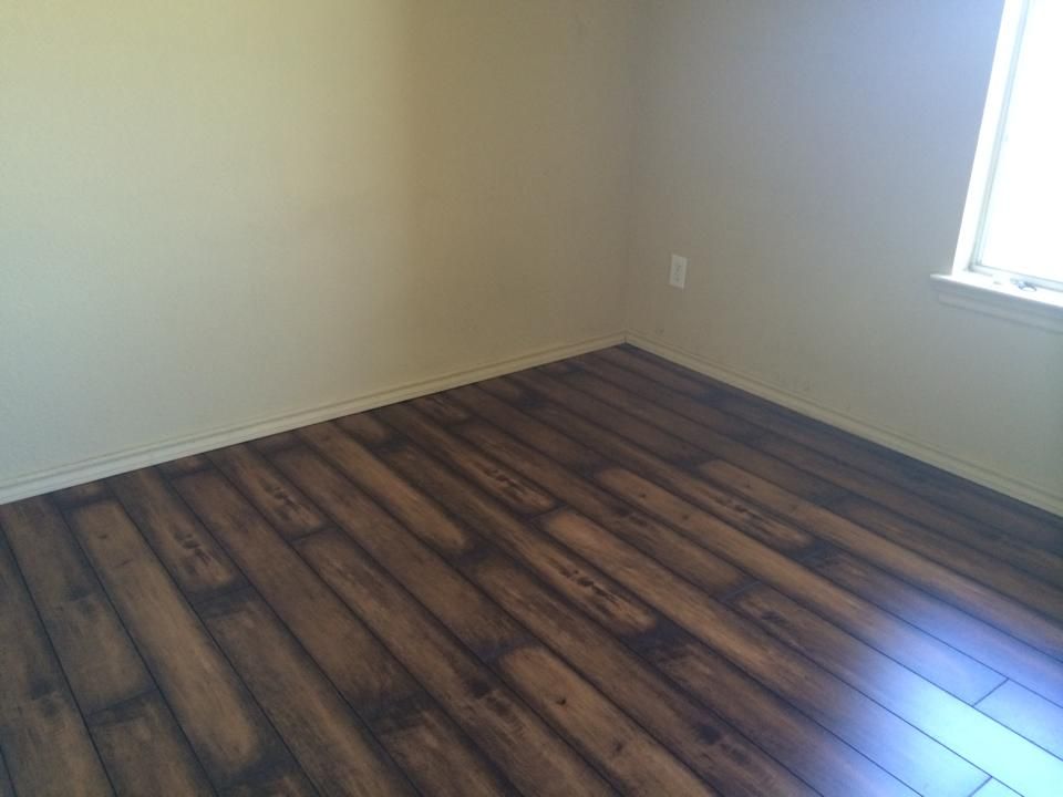 Laminate Floor Installation 
A floating underlayme