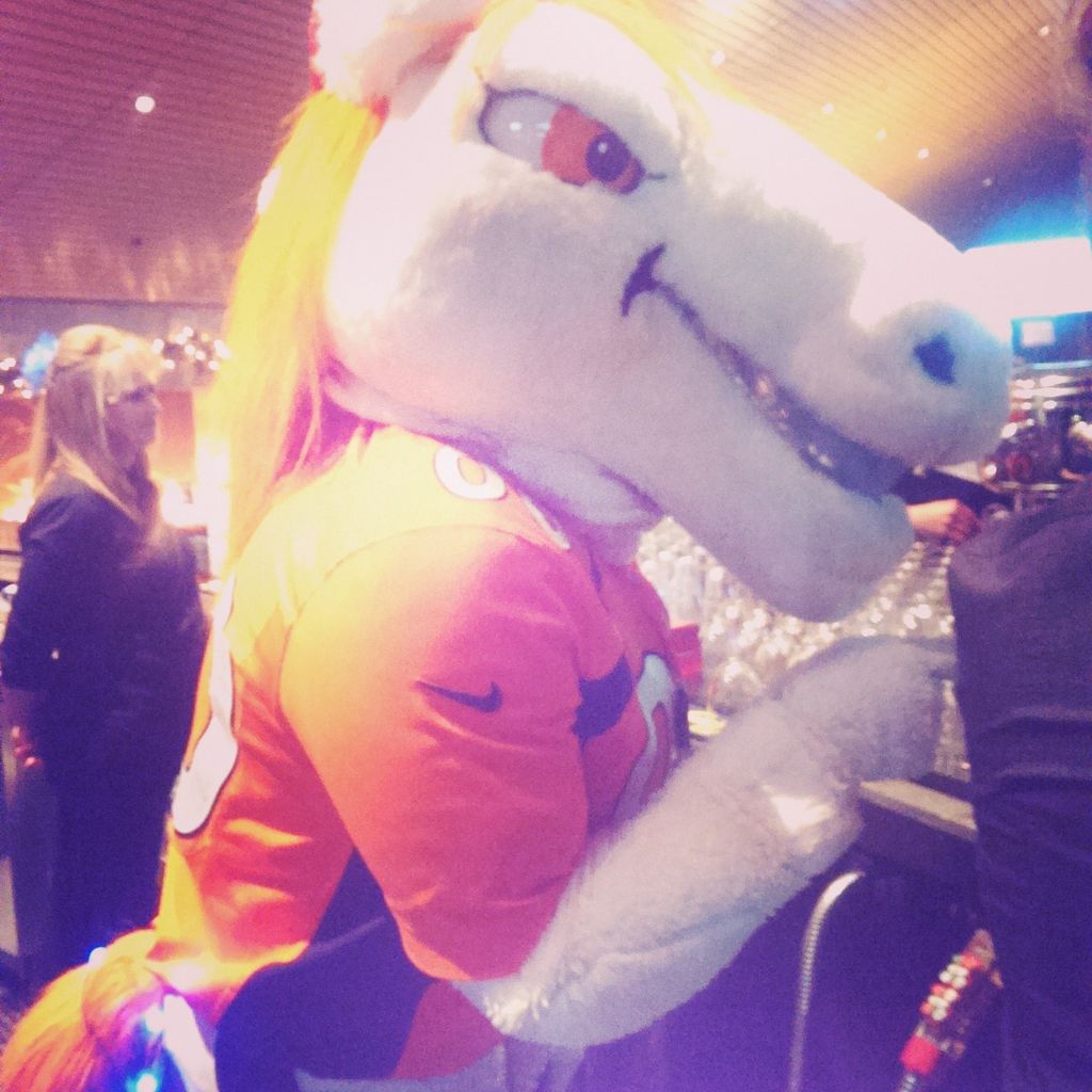 I bartend with celebrities!!