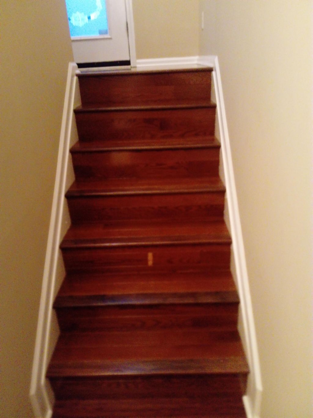 install hardwood on stairs 