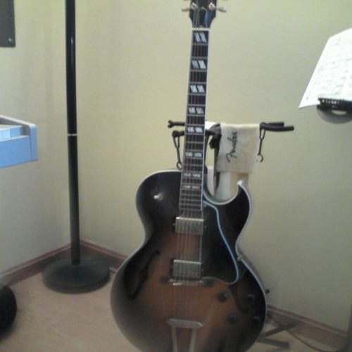 Delaware studio 1949 re-issue of Gibson ES175