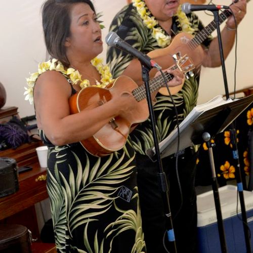 Bill and Gloria Nahalea
Hawaiian Entertainers
Napu