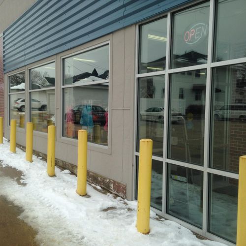 Commercial window cleaning in Dyersville