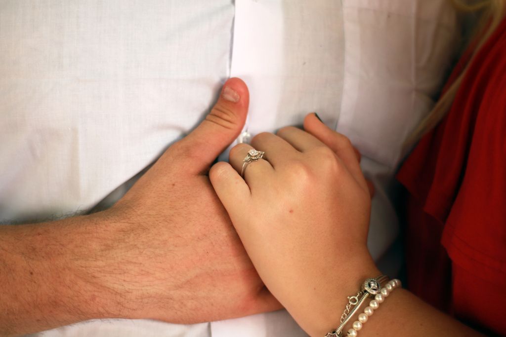 Engagement Photography: Ring focus