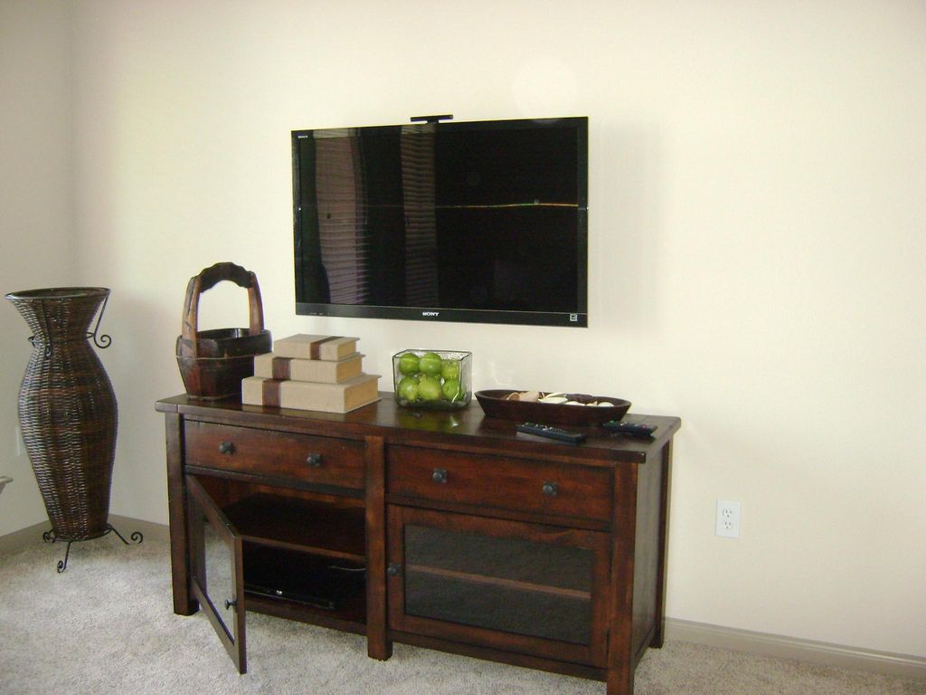This is a standard TV installation