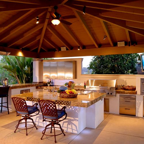 Outdoor Living: Kitchens