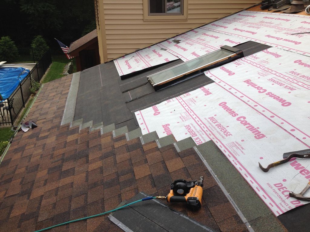 Shigles stepped back to offset seams to prevent le