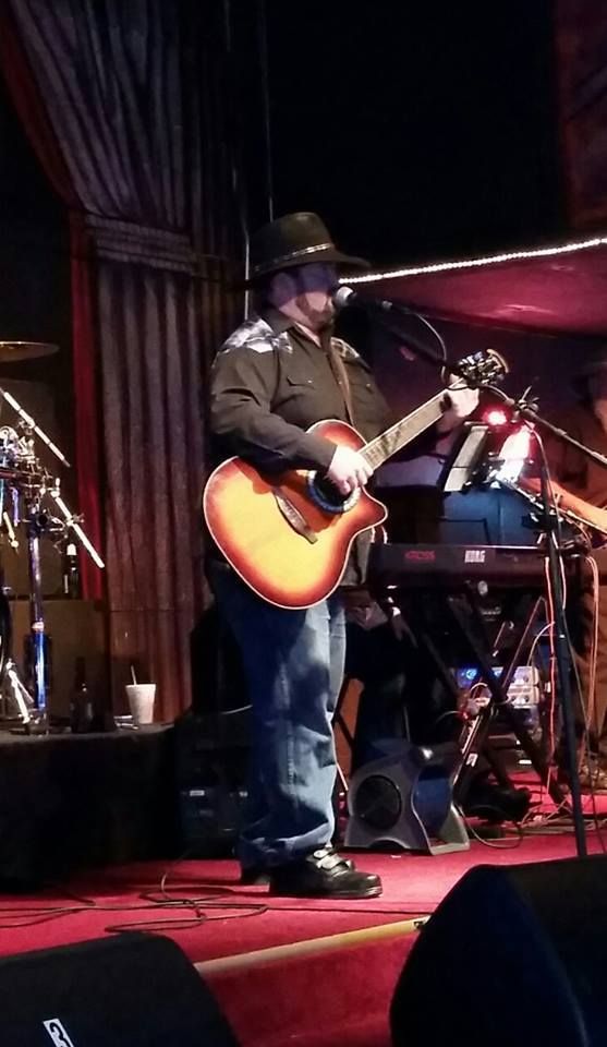 Travis Evans/Webster, Fl
Lead Vocals, Rhythm Guita