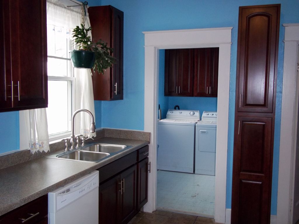 Kitchen Renovation with Shurock Maple Cabinets wit