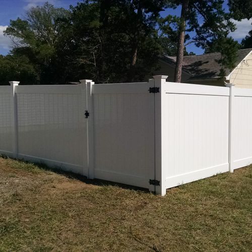 6' Vinyl Privacy Fence - Solid White Square Rail