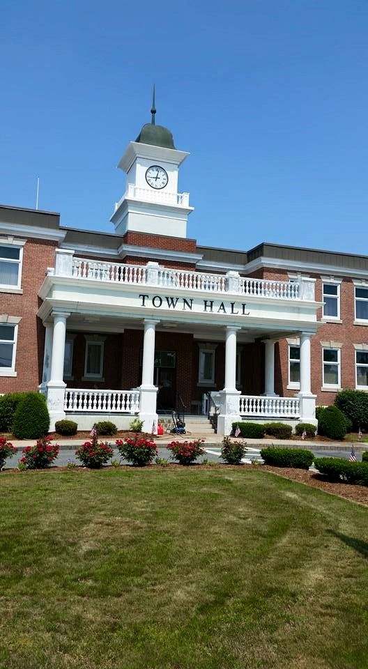Front shot of Randolph town hall