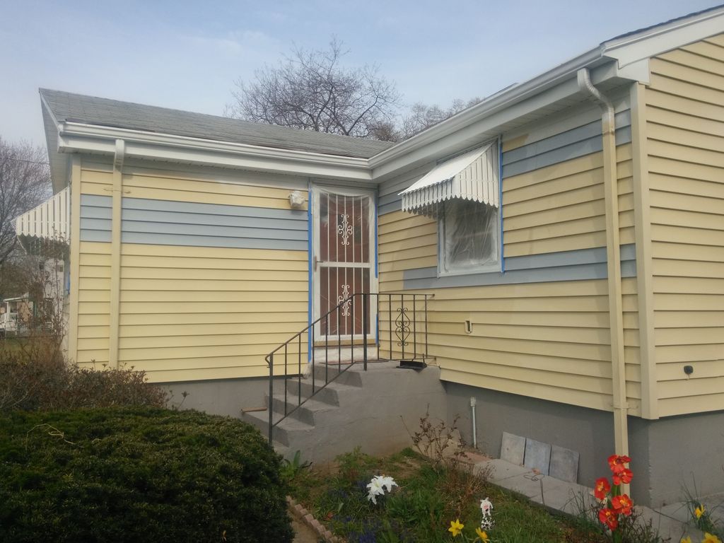 Exterior of the house before painting.