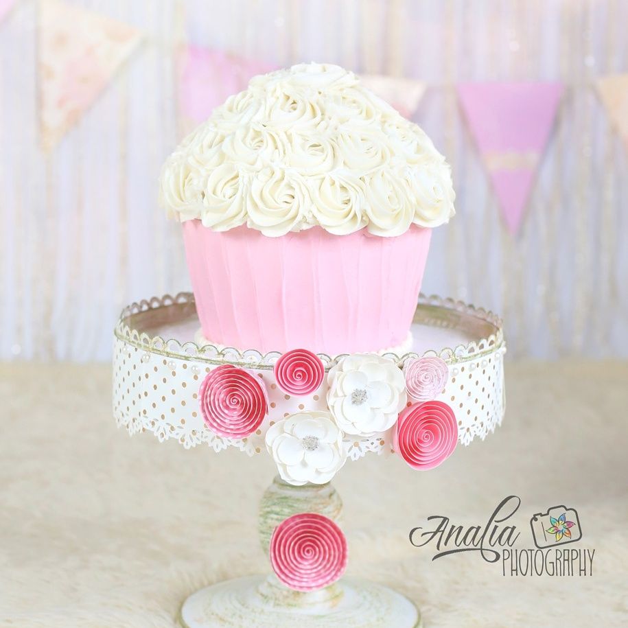 Giant cupcake 