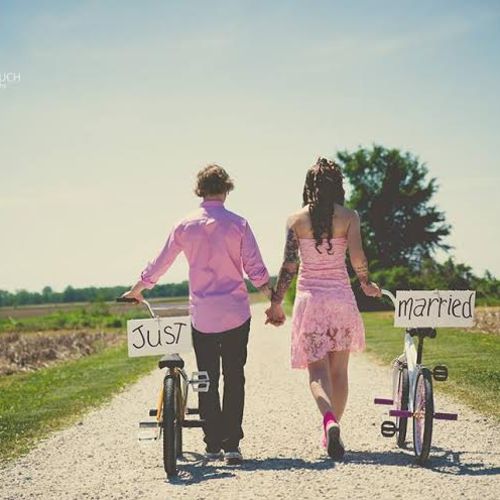 We married these bicycle enthusiasts at the Brides