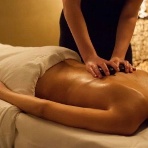  Hot Stone & Aromatherapy Massage
