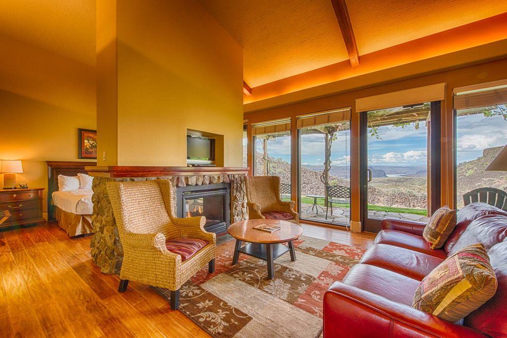 The Cave B Inn in central Washington right next do