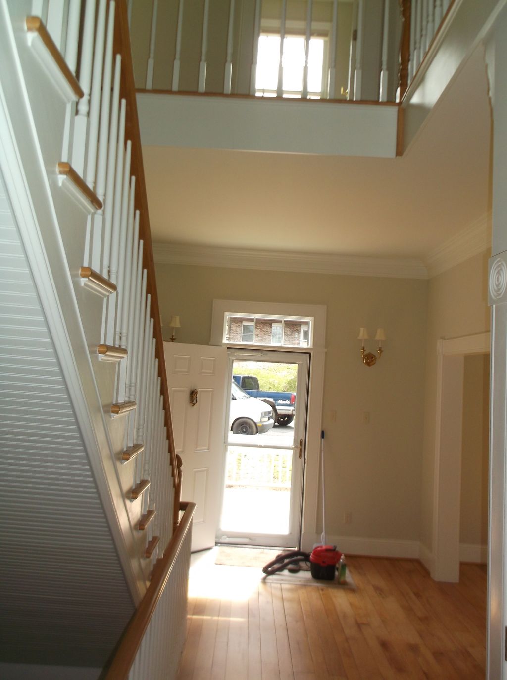Same stairwell as above. Close up of stringer, tri