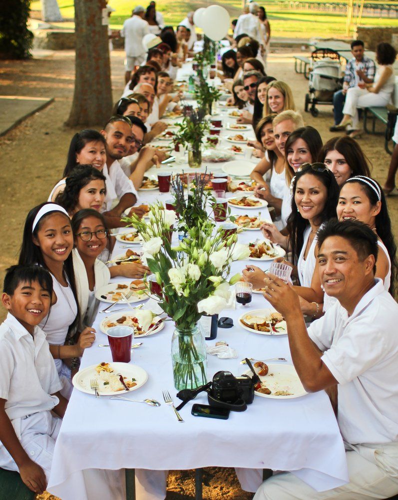Diner en blanc; white chic dinner July 2014.