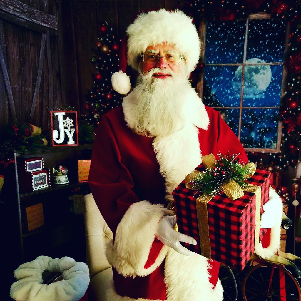Santa 2017 Season: Ready to Deliver Gifts to You!