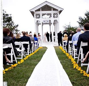 Sunny day for  A Sunflower Wedding #sunflowerweddi