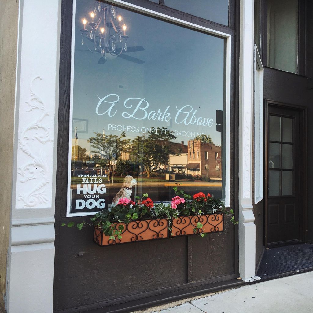 a bark above mobile pet grooming