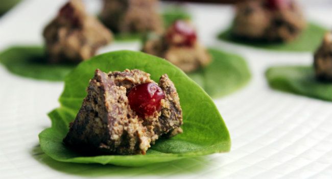 Chicken giblets in walnut paste