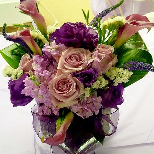 Purple and Lavender Calla Lily centerpiece.