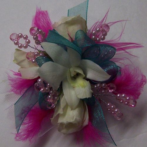 Corsages and boutonniere's for your special occasi