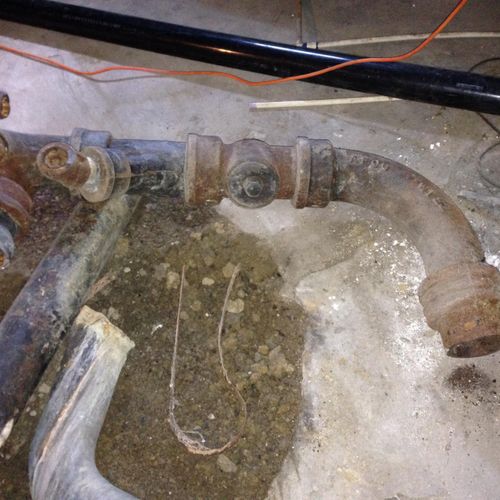 Cast iron pipe replacement