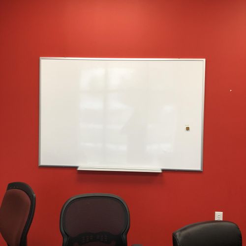 White board for a professional setting, balanced a