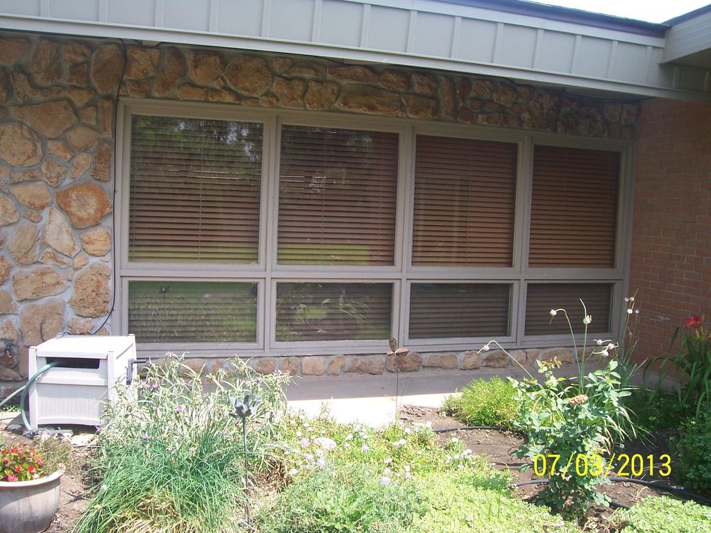 Stone veneer installation