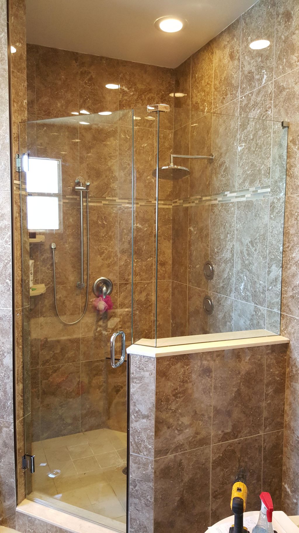 frameless shower 135°