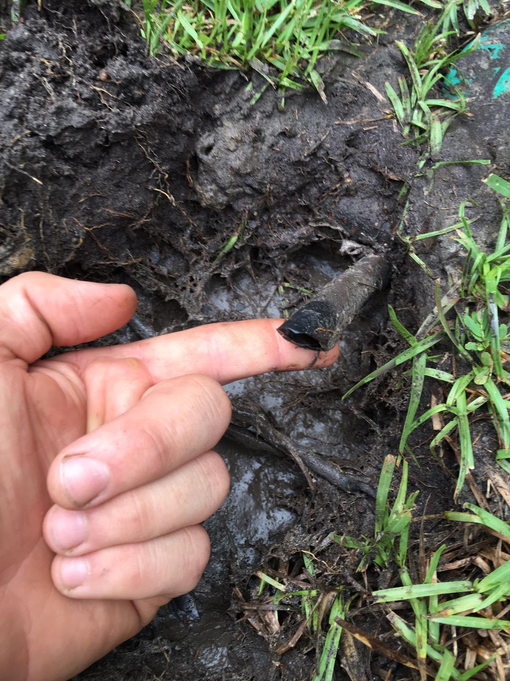 Repairing a broken pipe 