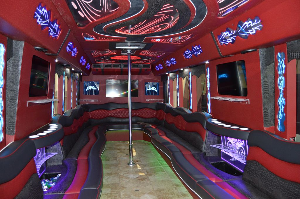 30 to 32 Passenger Party Bus
