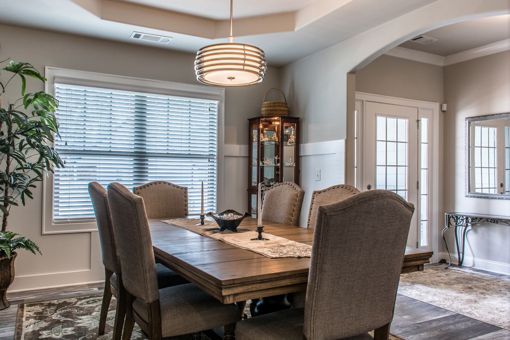 Real Estate - dining room