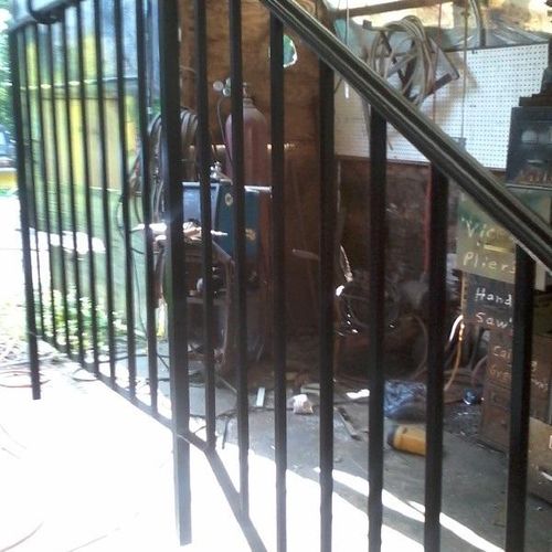 SOLID WROUGHT IRON HAND RAIL