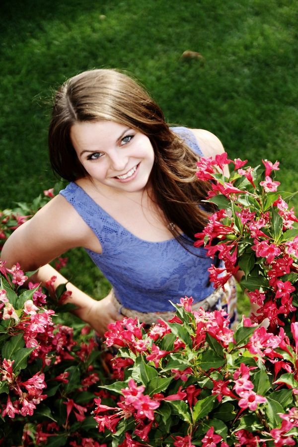 Senior portait at Pine Knob Mansion