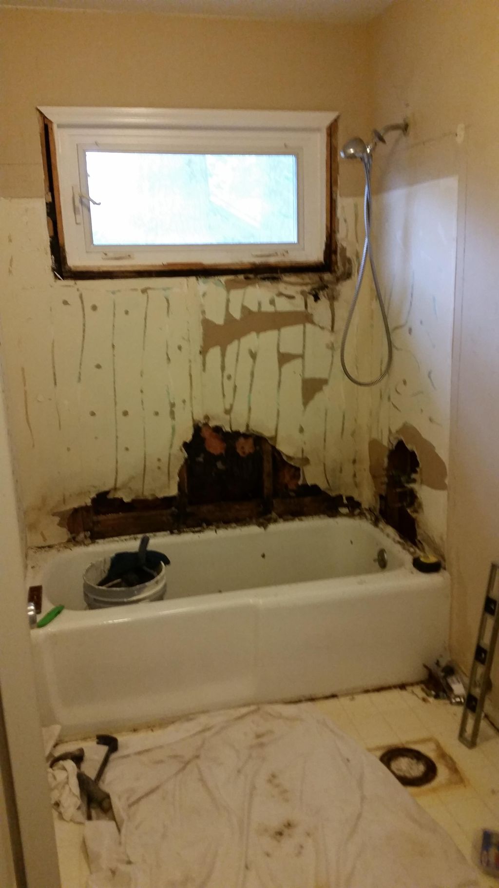 the before pick of the frame rott caused by a old 