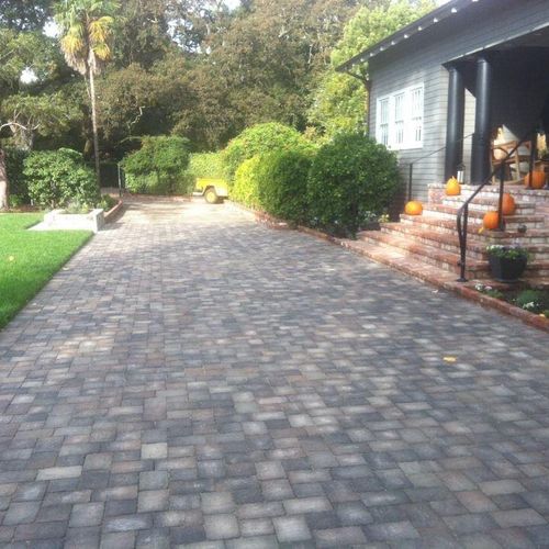 Pavers and brick steps in Hillsborough