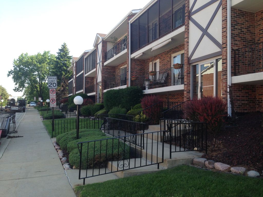 Exterior balcony railings